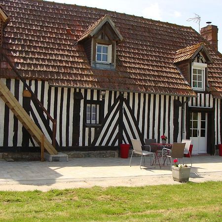 Bed and Breakfast Le Vieux Castel Goustranville Екстер'єр фото
