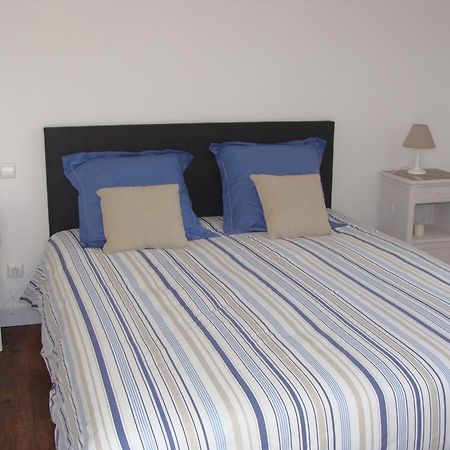Bed and Breakfast Le Vieux Castel Goustranville Екстер'єр фото