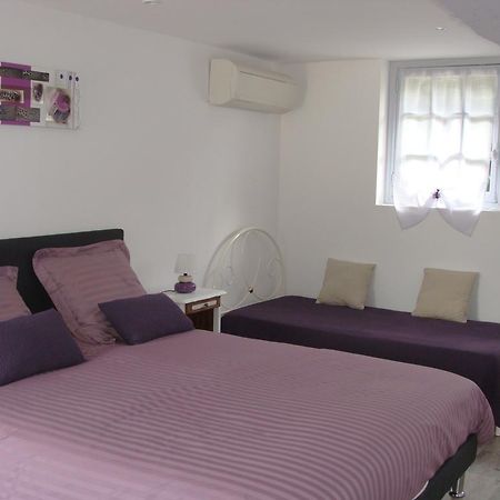 Bed and Breakfast Le Vieux Castel Goustranville Екстер'єр фото