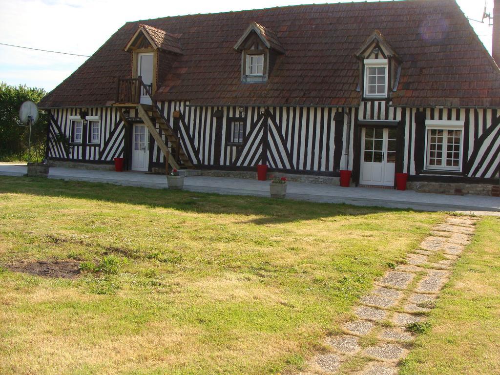 Bed and Breakfast Le Vieux Castel Goustranville Екстер'єр фото