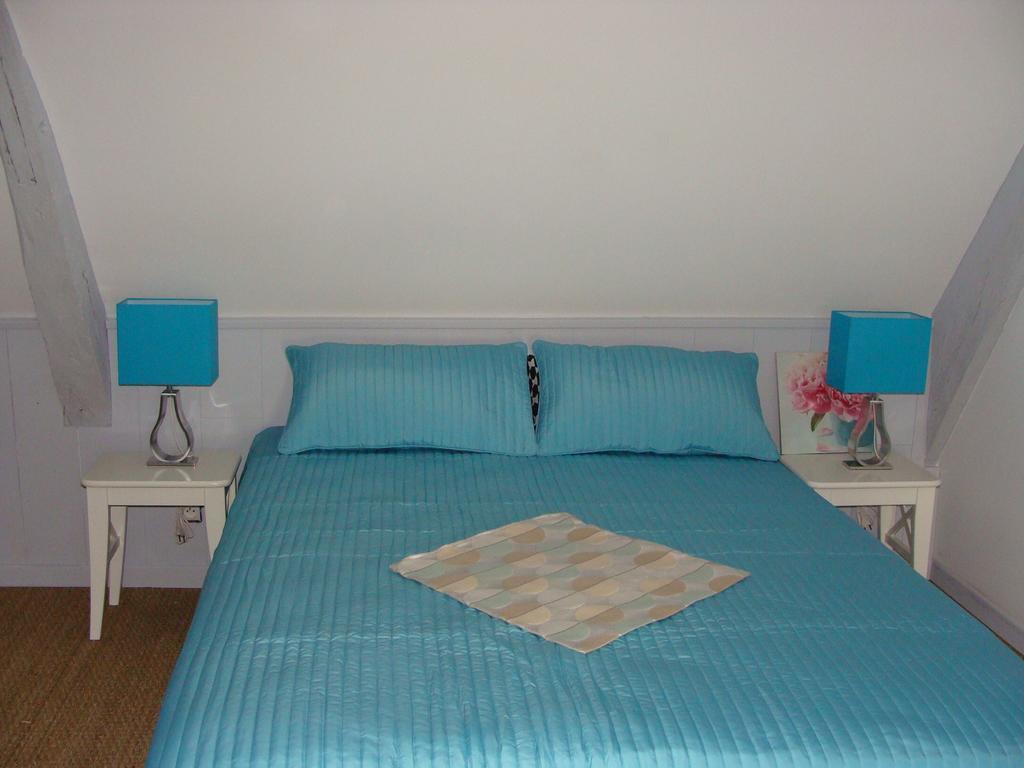 Bed and Breakfast Le Vieux Castel Goustranville Номер фото