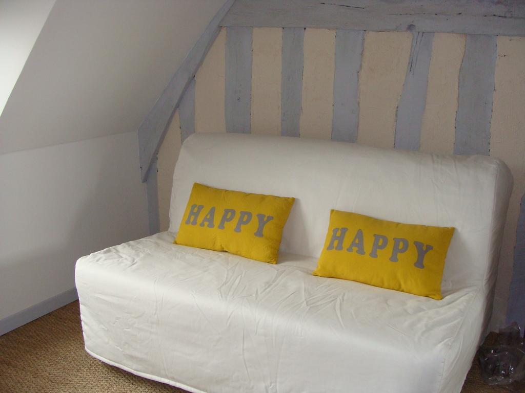 Bed and Breakfast Le Vieux Castel Goustranville Номер фото