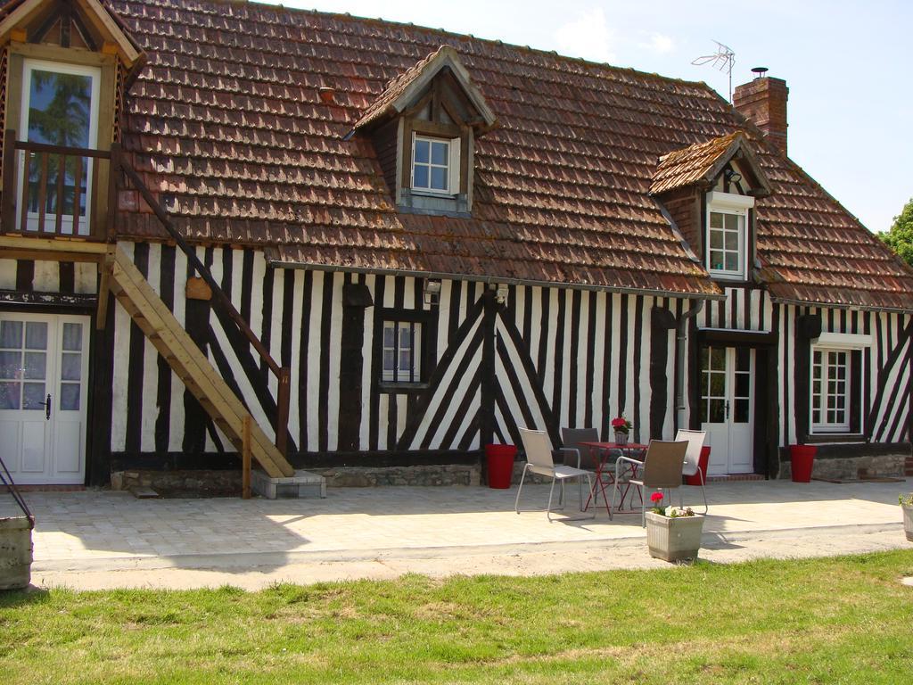 Bed and Breakfast Le Vieux Castel Goustranville Екстер'єр фото