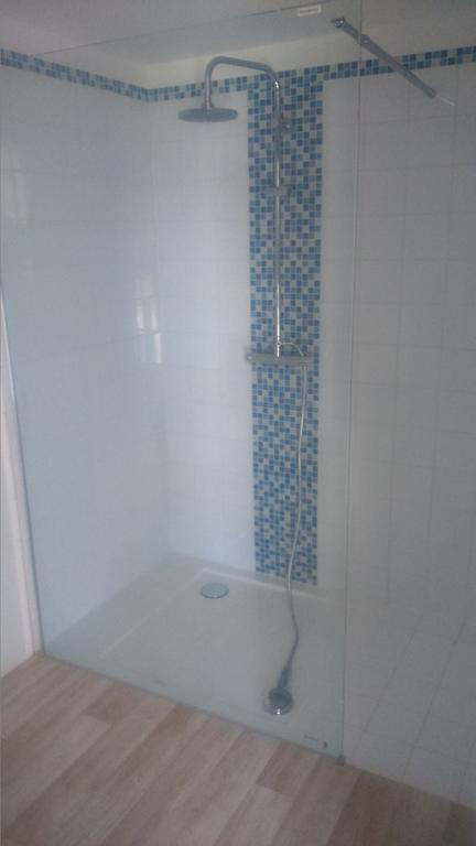 Bed and Breakfast Le Vieux Castel Goustranville Екстер'єр фото