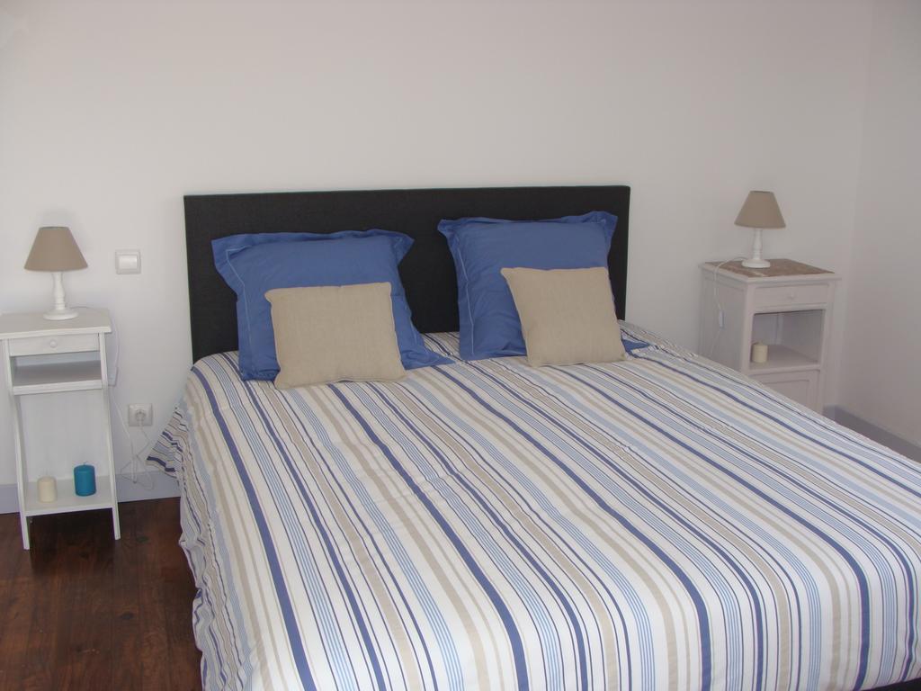 Bed and Breakfast Le Vieux Castel Goustranville Екстер'єр фото